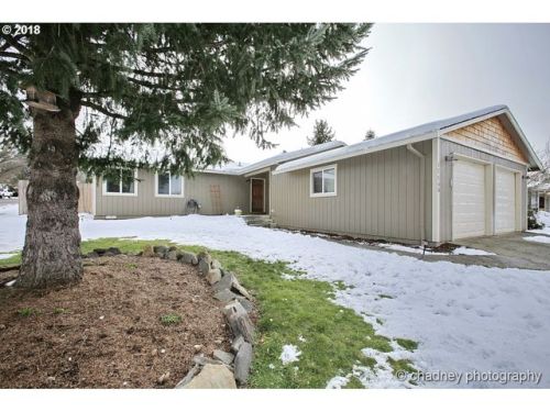 17700 Towle Dr, Sandy, OR 97055-8284
