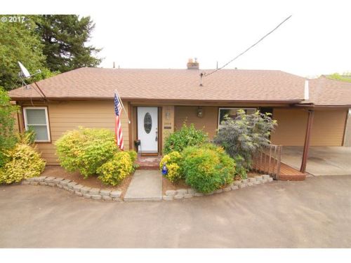 1004 College St, Newberg OR  97132-3311 exterior