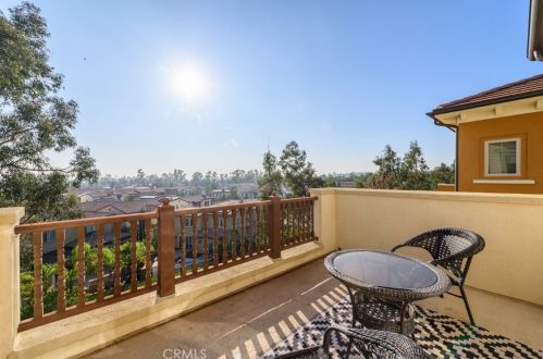 126 Long Fence, Irvine CA  92602-1807 exterior