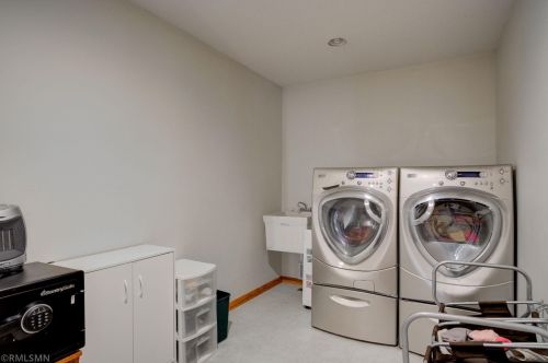 5869 Fernwood St, Saint Paul MN  55126-8405 exterior