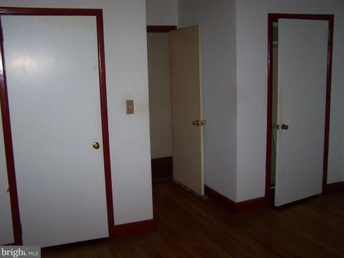 820 Riv Rd, Trenton NJ 08628-2611 exterior