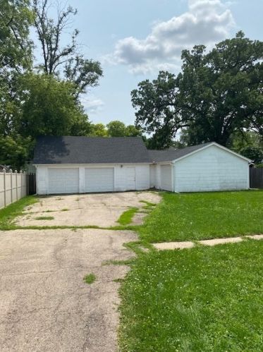 284 Park Ave, Antioch, IL 60002-1515