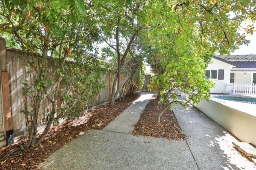 1731 Larkellen Ln, Los Altos CA exterior