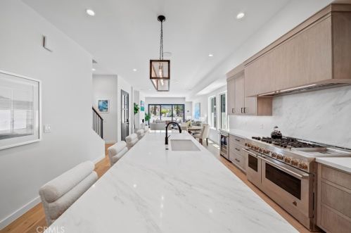 605 12th St, Huntington Beach CA  92648-4035 exterior