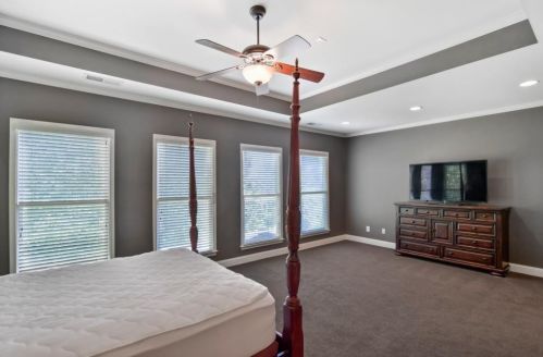 651 Lockton Pl, Atlanta GA  30342-5044 exterior