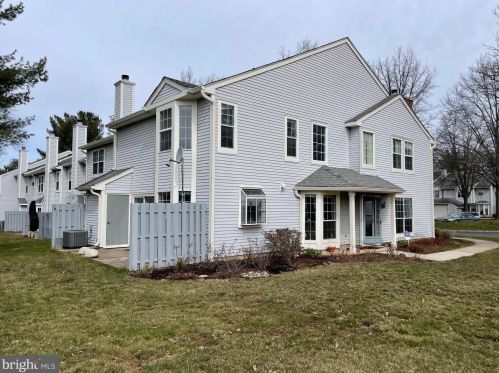 12 Colebrook Ct, Princeton, NJ 08540-7049