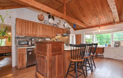 23 Exeter Rd, Kingston, NH 03848-3109