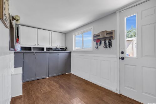 819 300, Woodland Hills UT 84653-9423 exterior