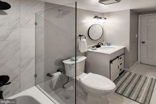 8406 Great Lake Ln, Springfield VA  22153-4004 exterior