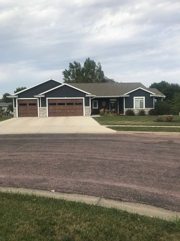 2925 Julie St, Yankton SD  57078-1222 exterior