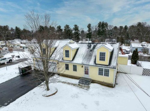 7 Dora St, Nashua, NH 03060-4853