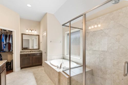 6226 Milam Branch Ln, Richmond TX 77471-6654 exterior