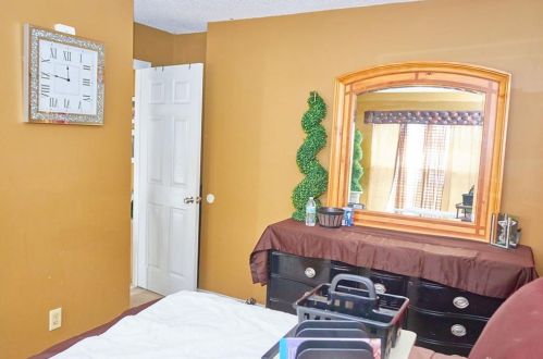 6746 Biscayne Blvd, Rex GA 30273-2245 exterior