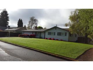 2145 Viewmont Ave, Springfield, OR 97477-1779