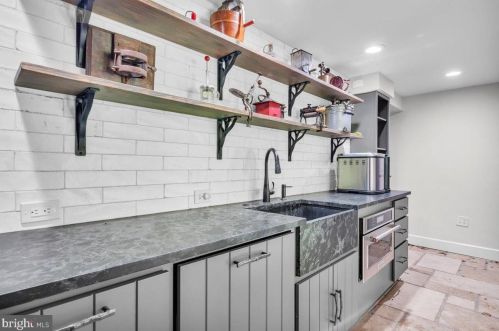 145 Winding Way, Tavistock NJ 08033-3642 exterior