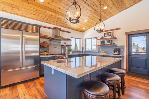 14574 Wolfgang Rd, Truckee CA  96161-6905 exterior
