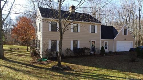 795 Old Hartford Rd, Colchester CT  06415-2537 exterior