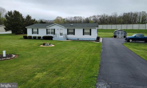 204 Alters Rd, Carlisle PA 17015-8969 exterior