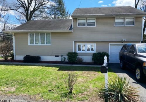 205 Plainfield Rd, Edison, NJ 08820-2922