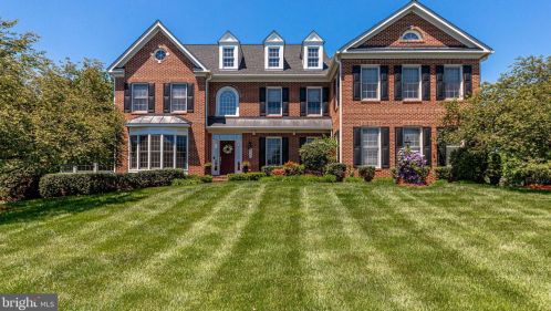 5552 Roan Chapel Dr, Haymarket, VA 20169-2670