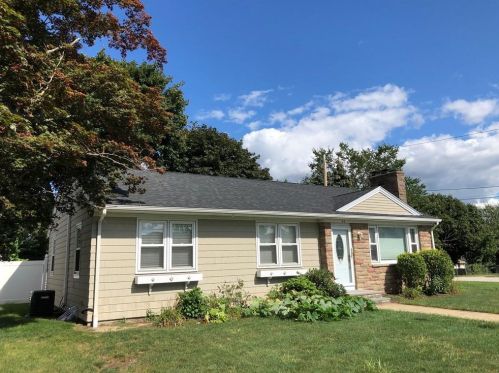 32 Hillview Dr, Providence, RI 02904-4617