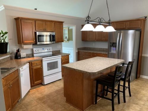 1031 Fairmont Park Dr, Dacula, GA 30019-6548