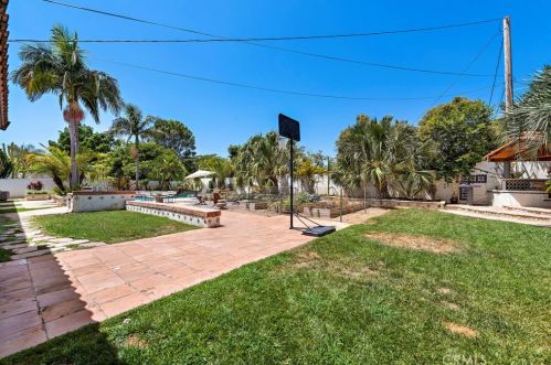 11411 Arroyo Ave, Santa Ana CA  92705-2469 exterior