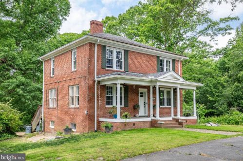 13956 Farmer Dr, Woodford, VA 22580-2824