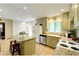 1748 Warren Ct, Atlanta GA  30318-1457 exterior