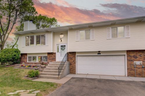 4453 Clover Ln, Saint Paul MN  55122-2437 exterior