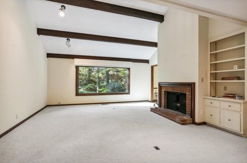 300 Elden Dr, Atlanta GA  30342-2032 exterior