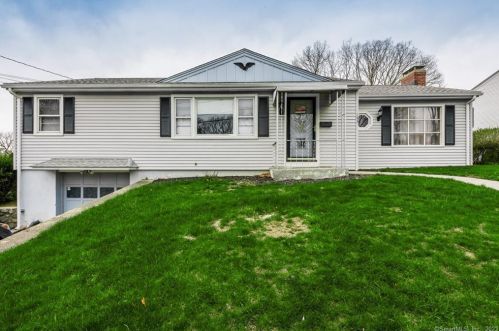 143 Beth Ln, Waterbury, CT 06705-2522