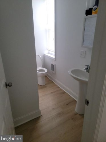 3820 10th St, Philadelphia PA 19140-3106 exterior