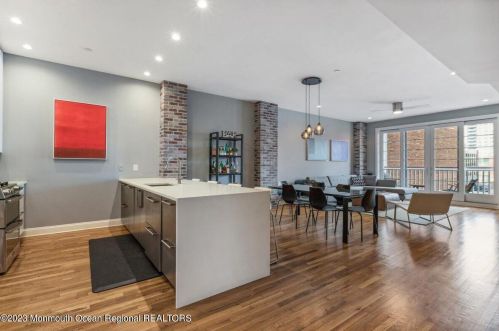 601 Mattison Ave, Tinton Falls, NJ 07712-7109