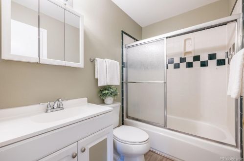 2463 Memphis Way, Aurora CO 80017-3103 exterior