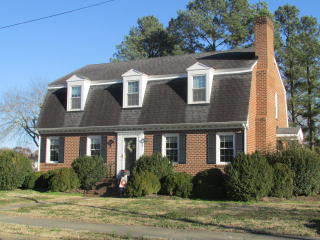 521 Peachtree St, Emporia, VA 23847-2317