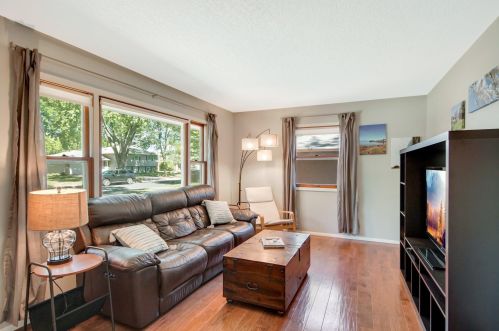 5142 Eastwood Rd, Saint Paul, MN 55112-4804