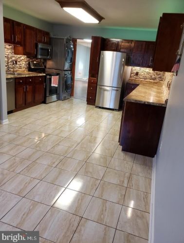 18155 Olde Port Ln, Triangle VA  22172-1029 exterior