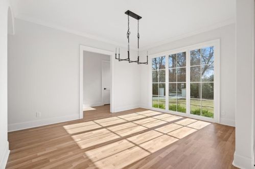 679 Moores Mill Rd, Atlanta GA  30327-0015 exterior