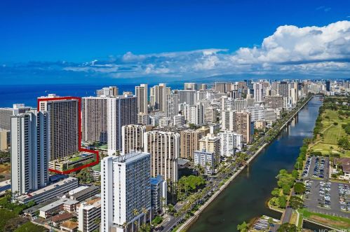 229 Paoakalani Ave, Honolulu HI 96815-3764 exterior