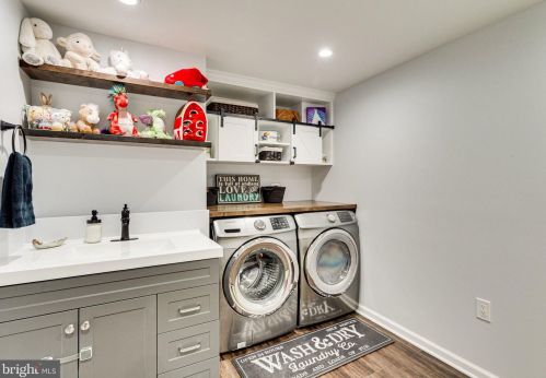 909 Roswell Dr, Silver Spring MD 20901-2128 exterior