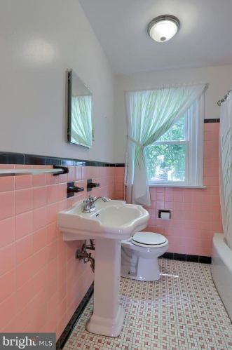 446 Ross St, Lancaster PA  17602-1944 exterior