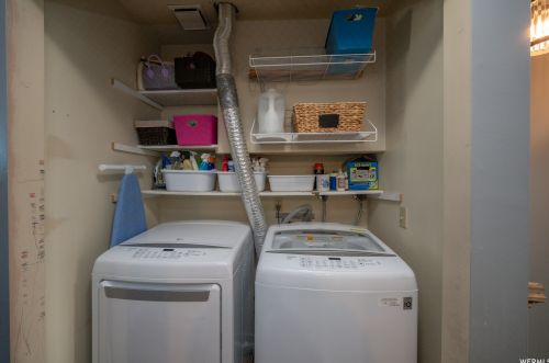 1367 Little Crk Dr, Taylorsville UT 84088-6544 exterior