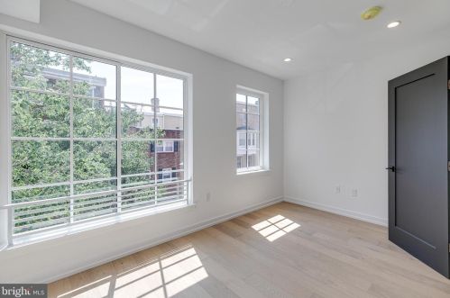 526 24th St, Philadelphia PA  19146-1054 exterior