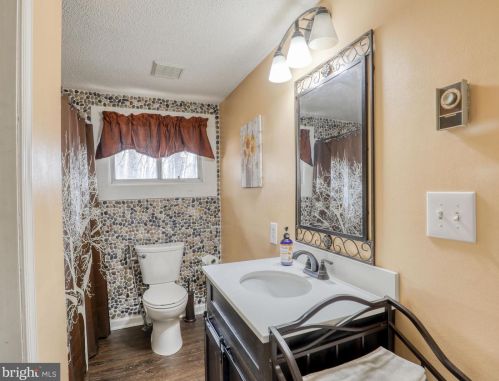 1429 Nancy Jack Rd, Gerrardstown WV  25420-3090 exterior