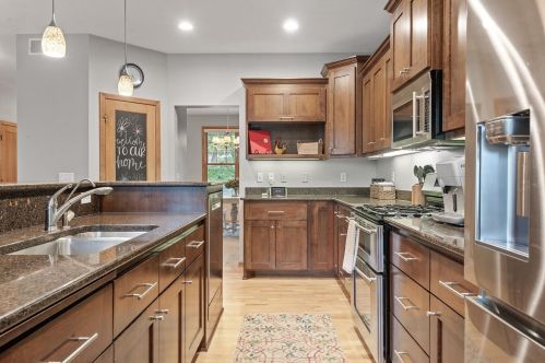2332 Fieldstone Curv, Saint Paul MN  55129-6218 exterior