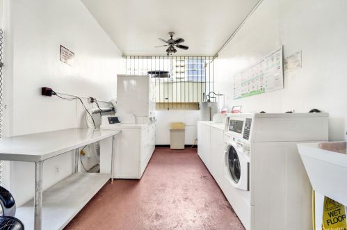 1069 Spencer St, Honolulu HI  96822-3774 exterior