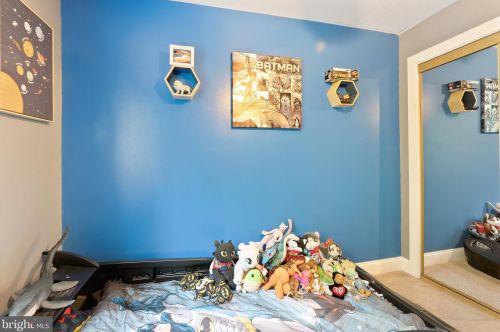 6110 Hegerman St, Philadelphia PA 19135-2805 exterior