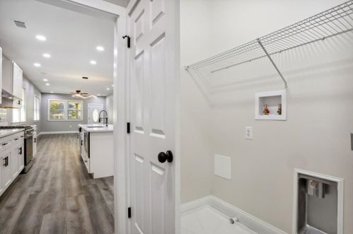 1694 Evans Dr, Atlanta GA  30310-4502 exterior