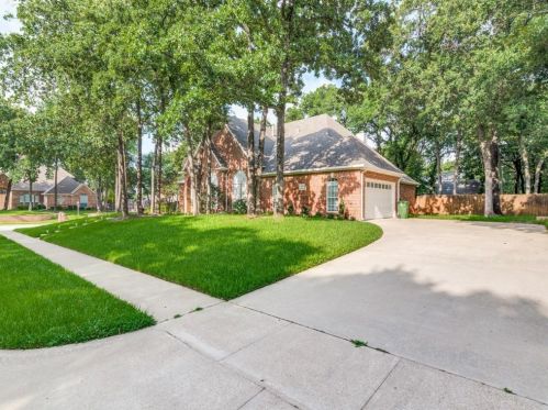 8309 Thornhaven Ct, North Richland Hills TX  76182-8625 exterior